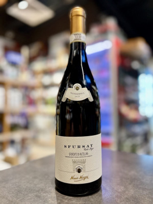 Вино с защищенным наименованием места происхождения "Нино Негри Сфурсат Карло Негри Сфорцато ди Валь