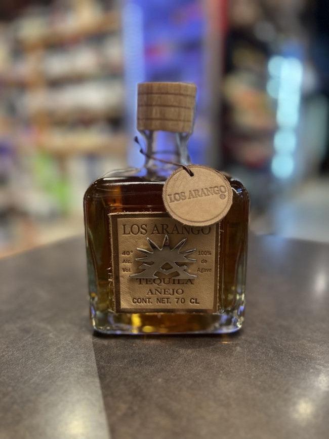 Спиртной напиток прочий (текила) "Лос Аранго Аньехо" Спиртной напиток прочий (текила) "Лос Аранго Аньехо"