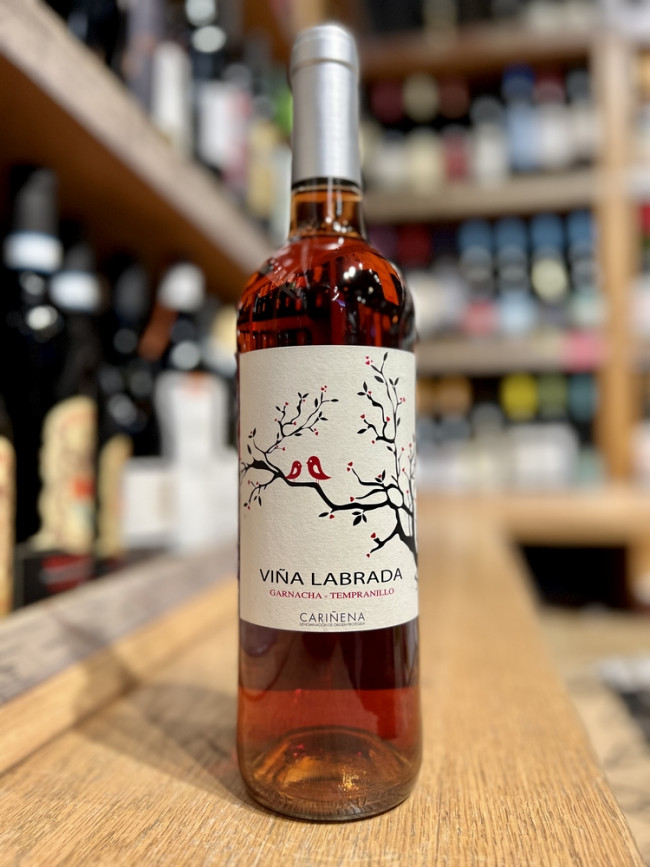 "Вина Лабрада" розовое сухое Вино с защищённым географическим указанием из региона Кариньена "Вина Лабрада" розовое сухое Вино с защищённым географическим указанием из региона Кариньена