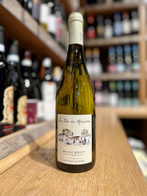 Вино "Шато Гипьер Ле Кло де Мориньер Мюскаде Севр э Мэн Сюр Ли" белое сухое