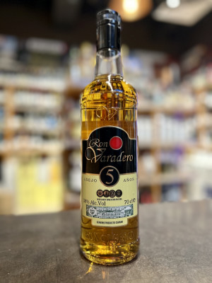 Спиртной напиток прочий - Напиток спиртной на основе выдержанного ромового дистиллята "Варадеро Аньехо 5 лет"