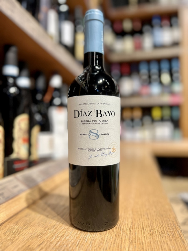 Вино сортовое сухое красное, регион Рибера дель Дуэро, категория ДО "ДИАС БАЙО 8 МЕСЕС"
