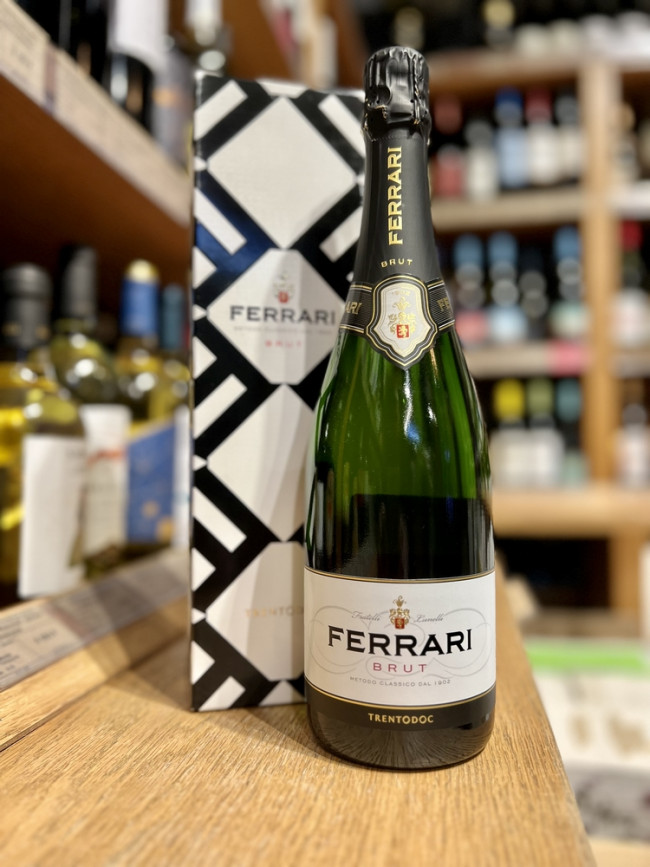 "Феррари" ДОК Тренто Вино игристое выдержанное белое брют "Феррари" ДОК Тренто Вино игристое выдержанное белое брют
