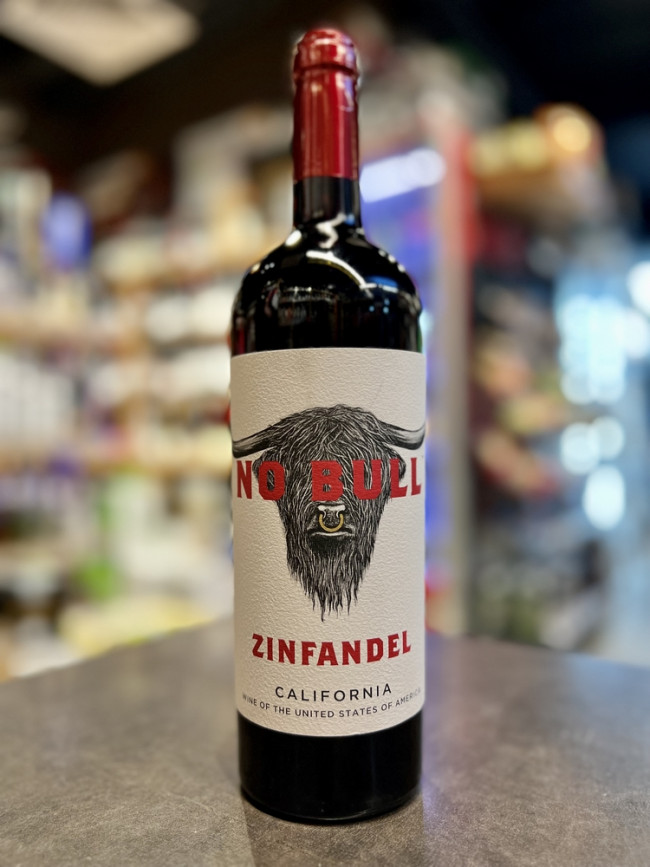 Вино сортовое ординарное сухое красное "НОУ БУЛЛ ЗИНФАНДЕЛЬ"