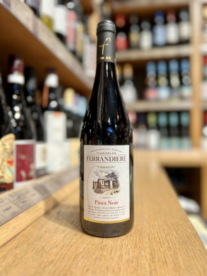 Вино «Феррандьер Пино Нуар» красное сухое