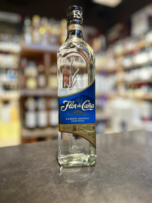 Ром выдержанный "Флор Де Канья Экстра Секо"