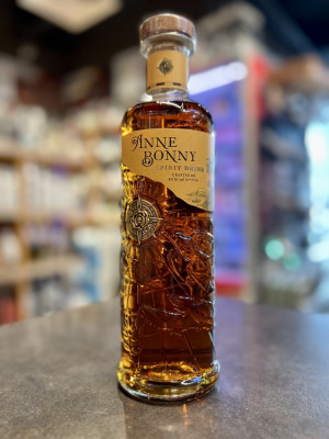 Спиртной напиток прочий - Крепкий спиртной напиток на основе рома "Энн Бонни"