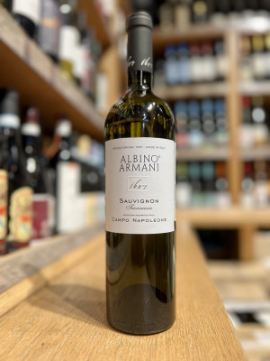 Вино сортовое выдержанное сухое белое «Совиньон Тревенецие» коллекция Альбино Армани