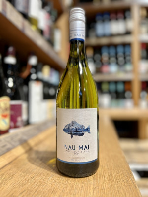 Вино сортовое ординарное сухое белое "НАУ МЭЙ СОВИНЬОН БЛАН"