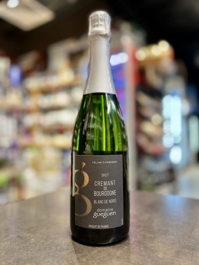 Игристое вино брют белое регион Бургундия, категория АОК "КРЕМАН ДЕ БУРГОНЬ БЛАН ДЕ НУАР БРЮТ"