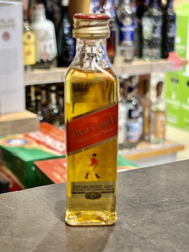 Виски шотландский купажированный Джонни Уокер Рэд Лэйбл Виски шотландский купажированный Джонни Уокер Рэд Лэйбл