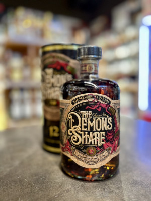 Ром выдержанный "Дэмонс шэа 12 лет"