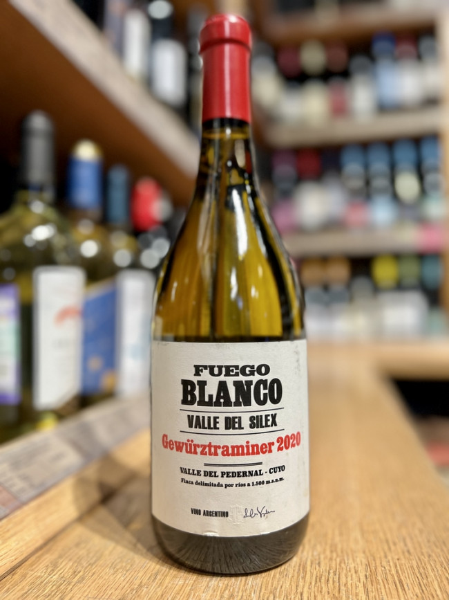 Вино "Фуэго Бланко Гевюрцтраминер" белое сухое Вино "Фуэго Бланко Гевюрцтраминер" белое сухое