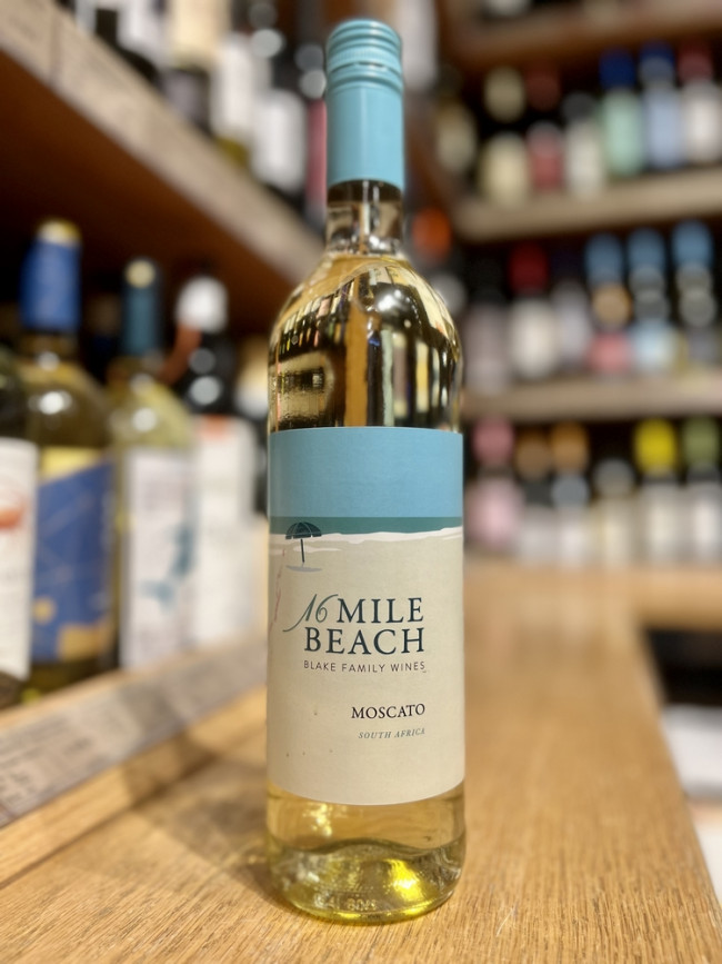 Вино сортовое ординарное полусладкое белое «Москато 16 Майл Бич» Вино сортовое ординарное полусладкое белое «Москато 16 Майл Бич»