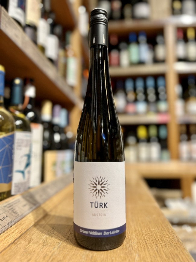 Вино сортовое ординарное сухое белое «Грюнер Вельтлинер Дер Лехтэ»