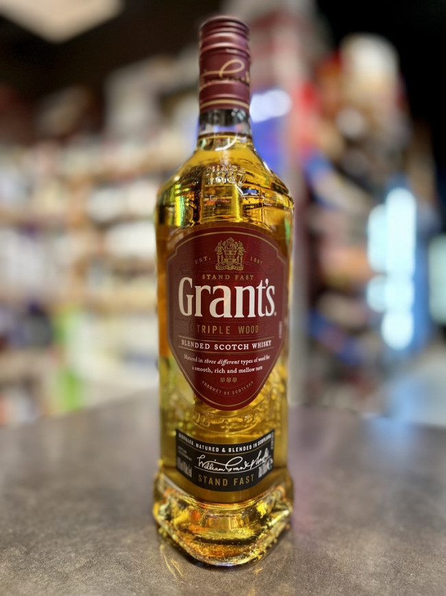 Виски шотландский купажированный «ГРАНТС ТРИПЛ ВУД»