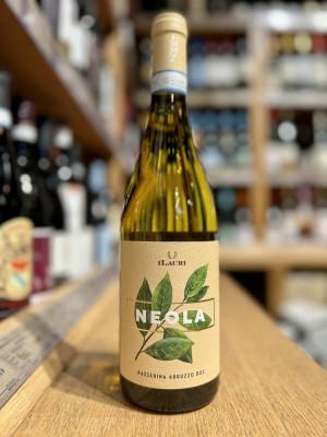 Вино «иЛаури Неола Пассерина Абруццо» белое сухое