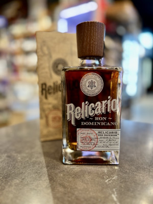Ром выдержанный "Реликарио РОН ДОМИНИКАНО РОКС СУПЕРИОР"
