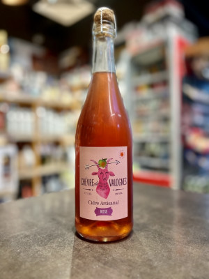 Сидр газированный сладкий 'ШЕВР дэ ВАЛОНЬ Сидр Артизанал РОЗЕ'