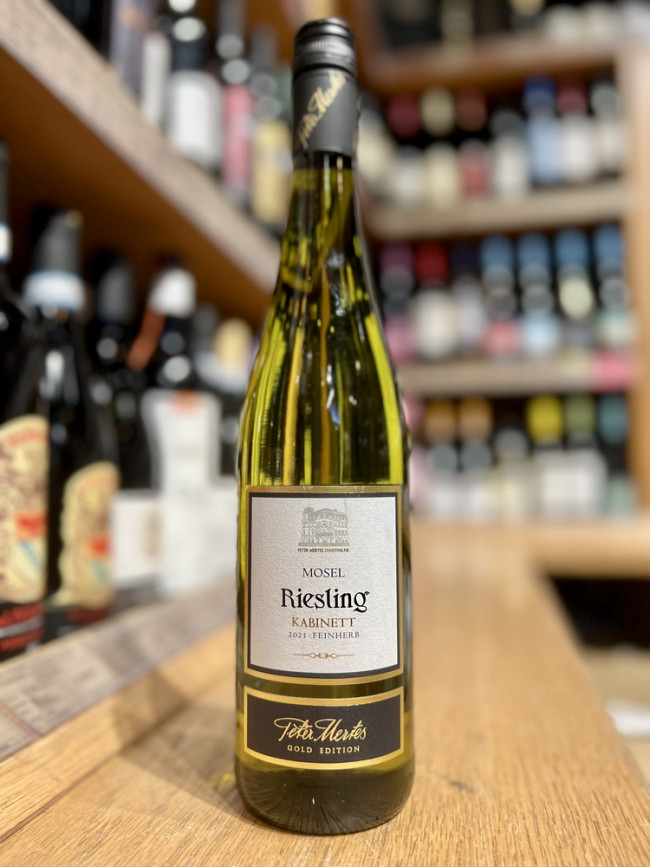 Вино сортовое полусладкое белое "Рислинг КАБИНЕТ" серия "ГОЛД ЭДИШН"