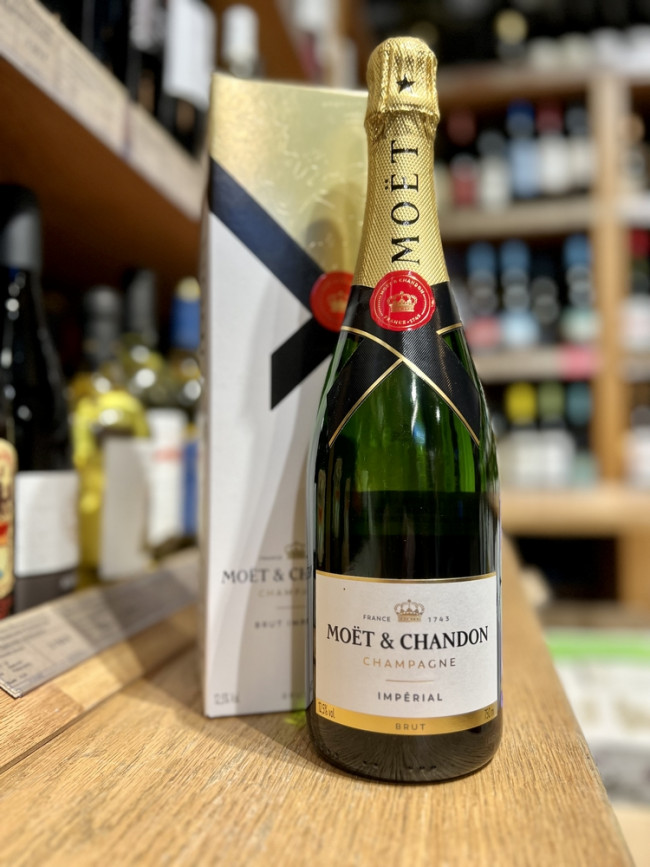 Вино игристое выдержанное "Шампань Моэт и Шандон Империаль" брют белое