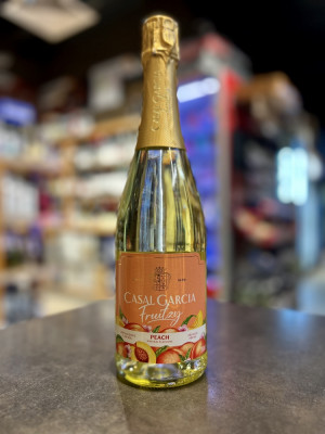 Газированный виноградосодержащий напиток "Казал Гарсия Фрутзи Персик"