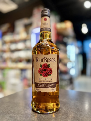 Виски зерновой (бурбон) «Фо Роузес»