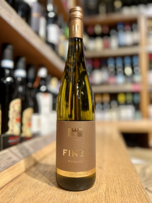 Вино сортовое ординарное полусухое белое регион Наэ, Квалитетсвайн (КбА) ВДП. Гутсвайн "ФАЙН Рислинг файнхерб"