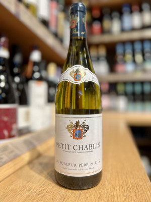 Вино сортовое белое сухое «ПТИ ШАБЛИ»